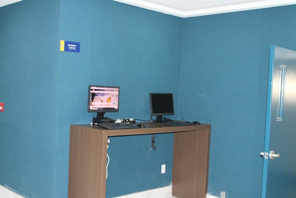 Days Inn By Wyndham Saint John Εξωτερικό φωτογραφία